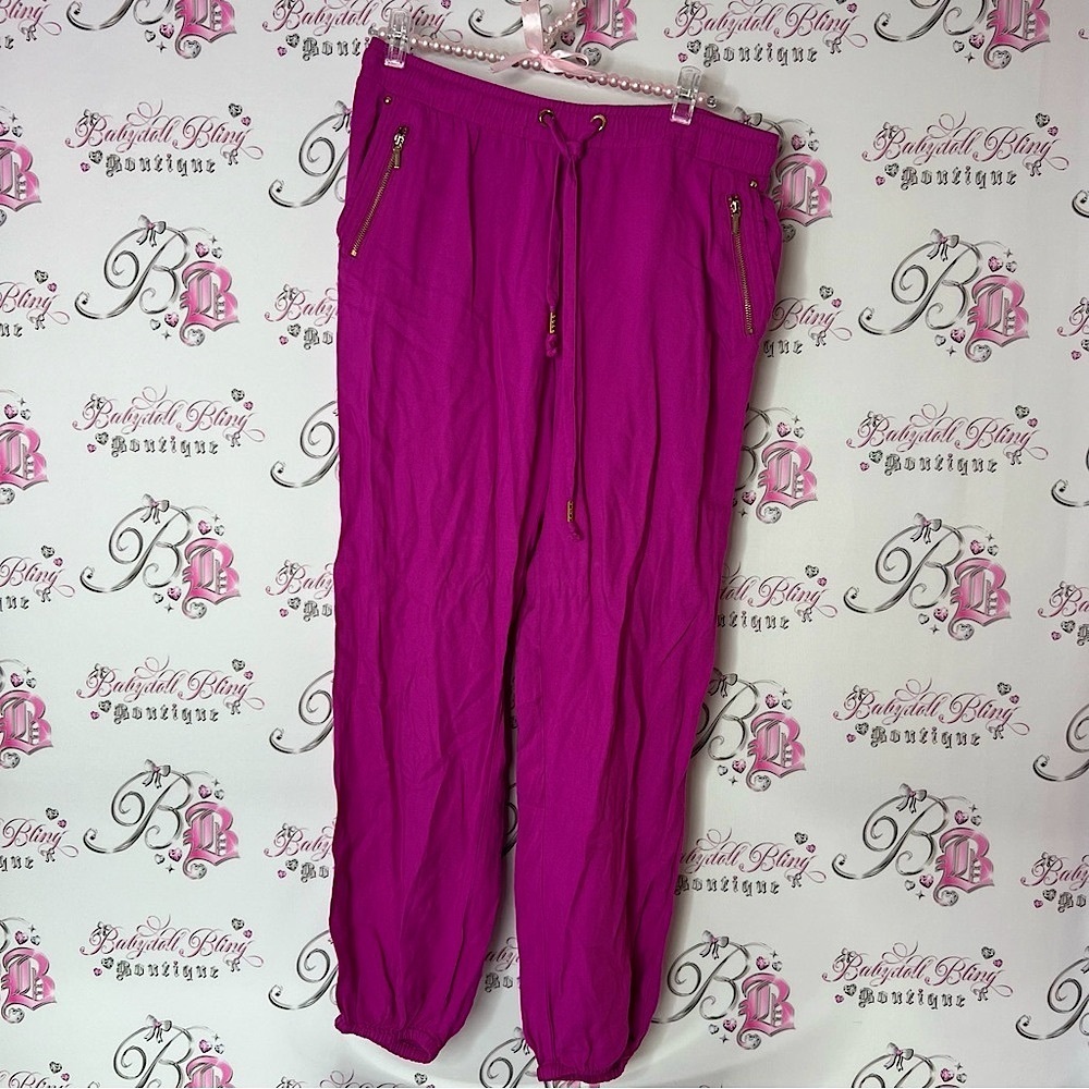 Bebe Pink jogger Pants pink gold details zipper pockets Elastic Cuffs